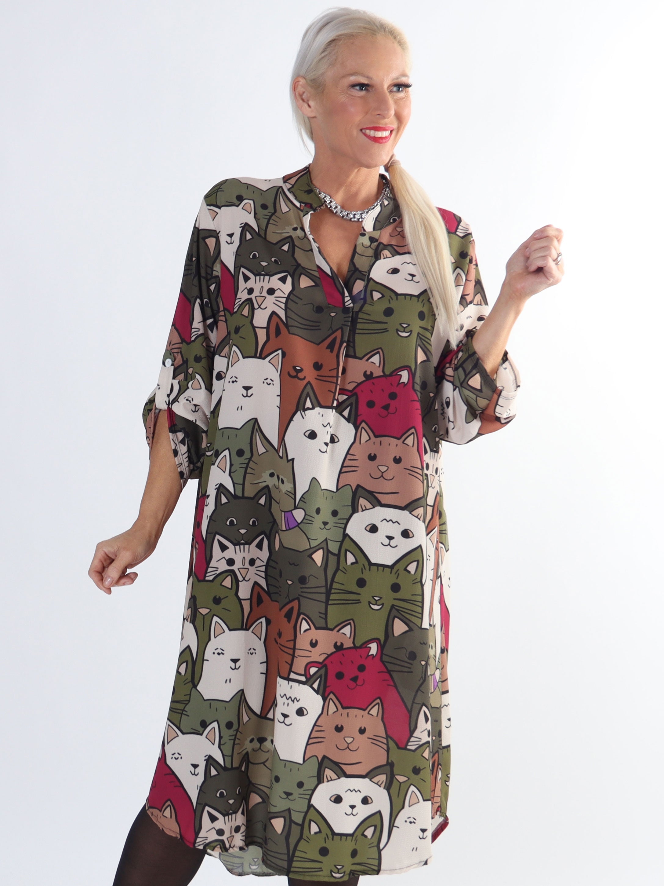 Vanesa Cat Long - Lätt och luftig klänning i plus size med kattmönster